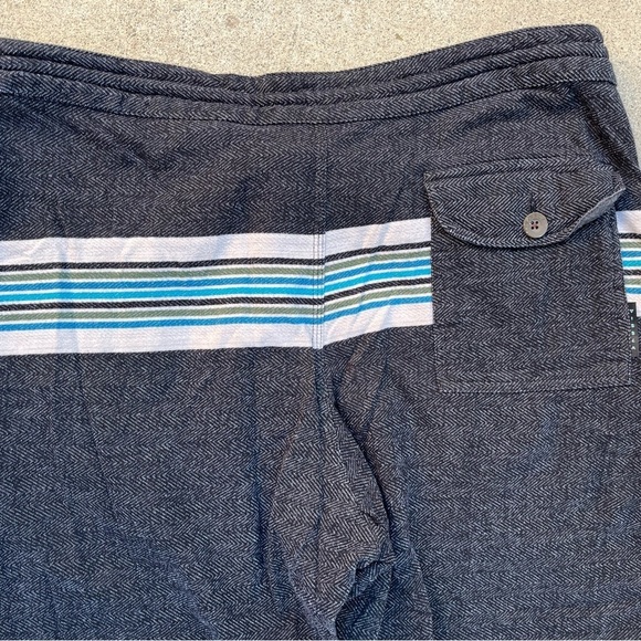 Men's Vissla Shorts Multicolor Striped Stretch L Pockets Beach Surf Activewear - Picture 9 of 11